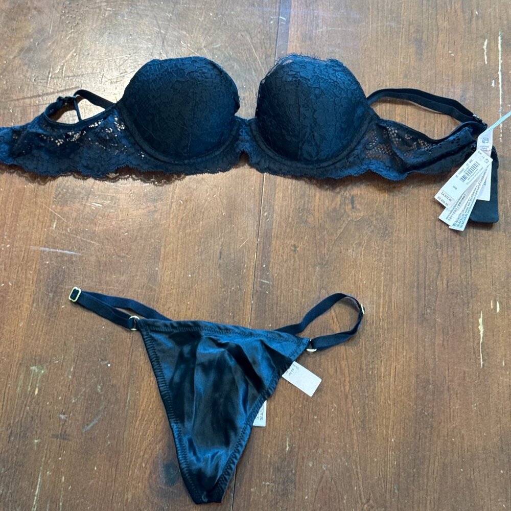 Victoria’s Secret Black Lace Push-Up Bra & Panty Set 32B XS NWT